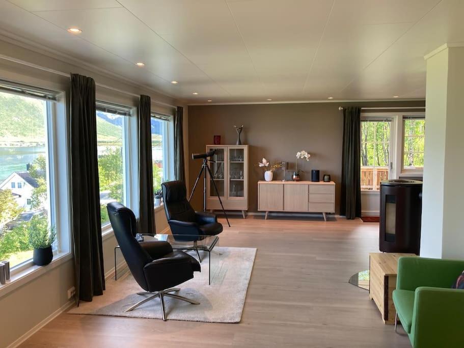 Fantastic View, Quiet And Relaxing By The Sea Villa Kvaloya Buitenkant foto